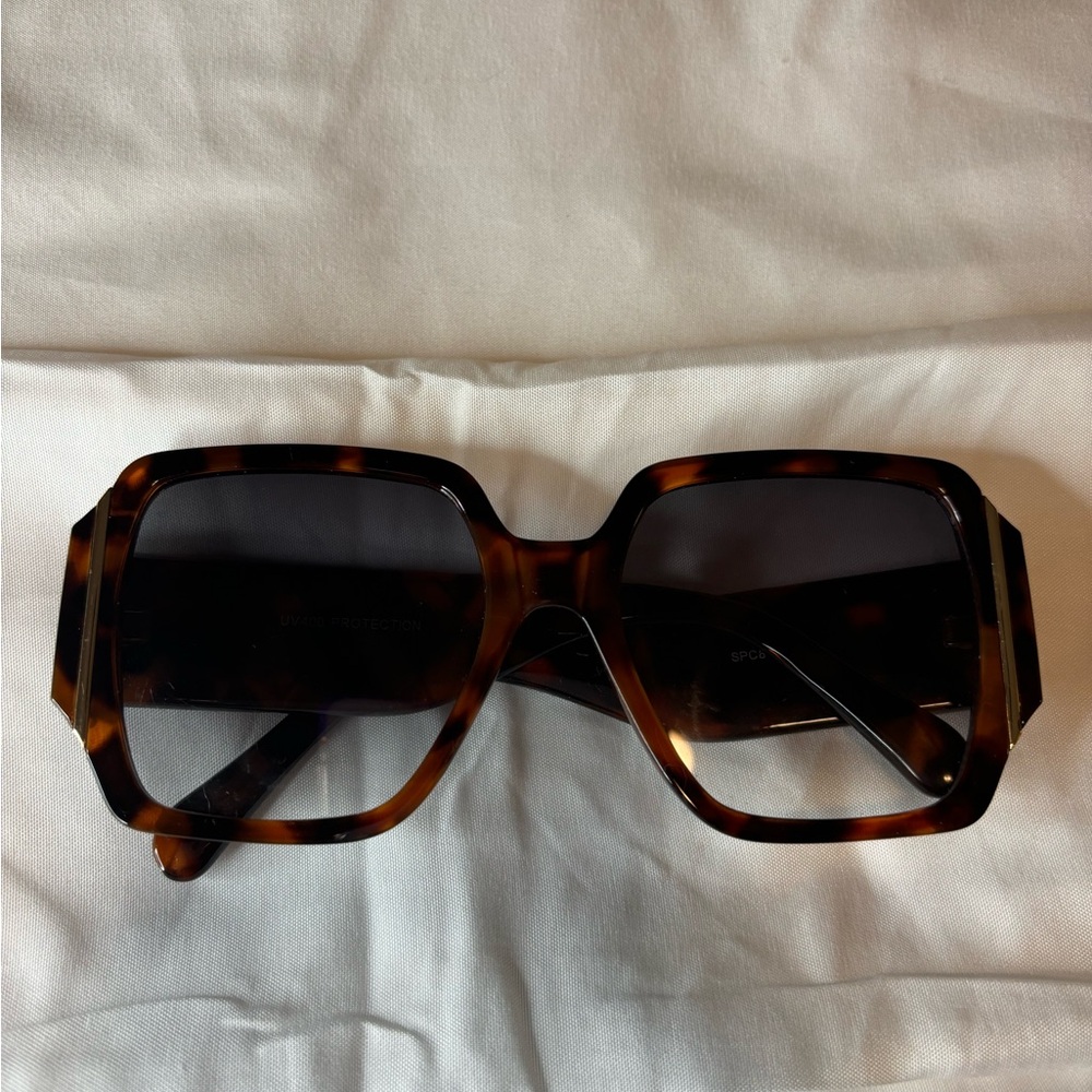 Women animal print shades